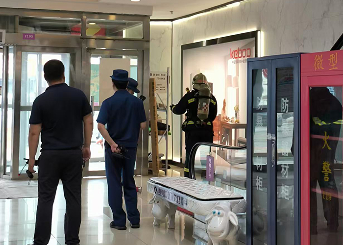 筑牢安全防线   守护购物平安