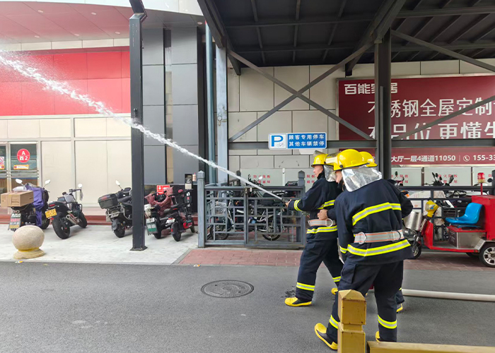 筑牢安全防线 共建平安市场